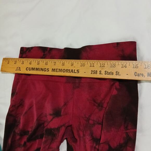 LULULEMON Women's 3-piece bundle Top/Leggings/Shorts all small-ish (see photos) - Picture 2 of 9